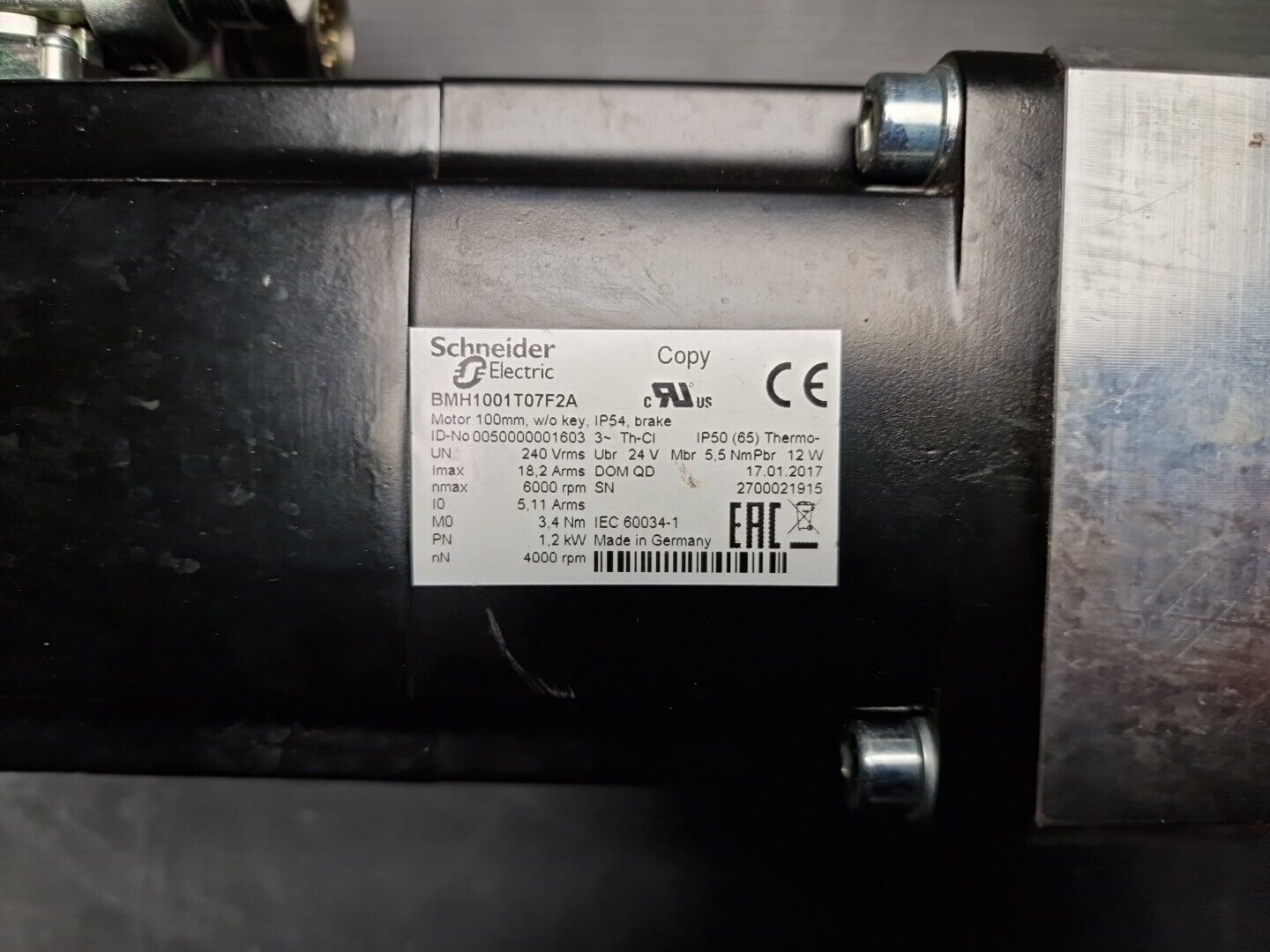 Schneider Electric BMH1001T07F2A Motor + Neugart 10774 Getriebe