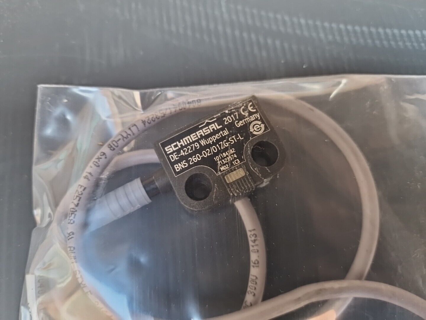 Schmersal Sicherheits-Sensor BNS 260-0201ZG-ST-L safety sensor 101184382