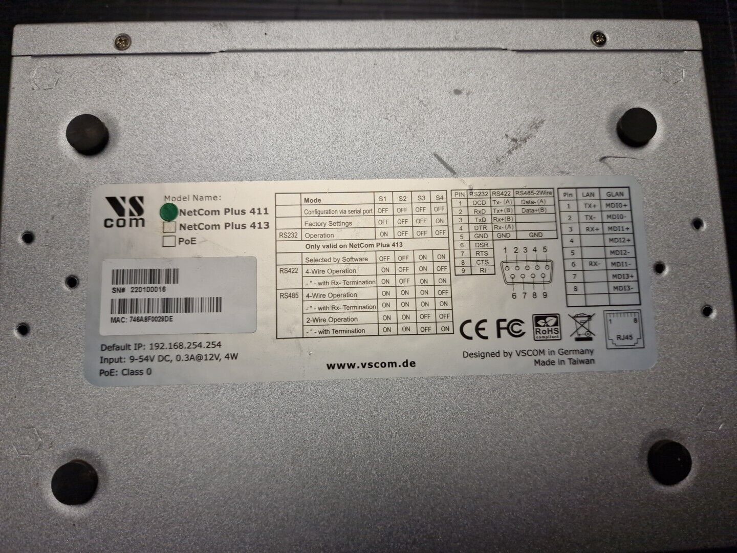 VSCOM NetCom Plus 412 Network Device Server