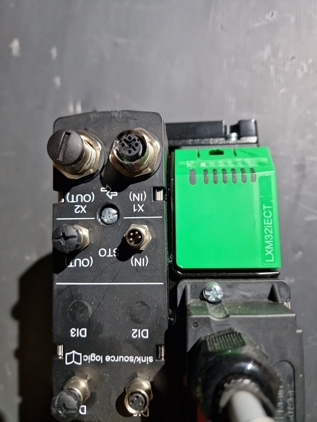 Schneider Electric Servomotor BM10703T16F + LXM32IECT