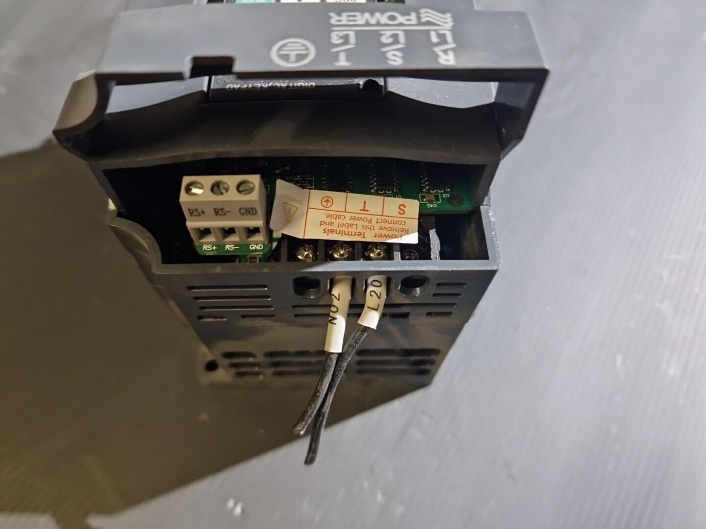 ZONCN H2200A01D5K inverter Frequenzumrichter 1.5kw 220v 0.1-400Hz 1,5Kw