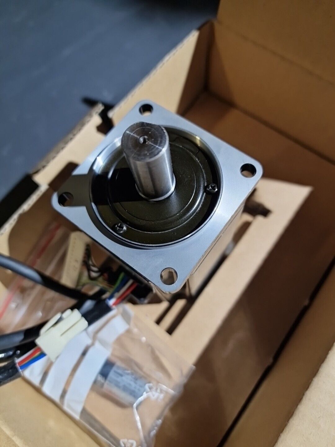 YASKAWA AC Servo Motor SGM-02AGSU32 Epson R13ZA00062500K