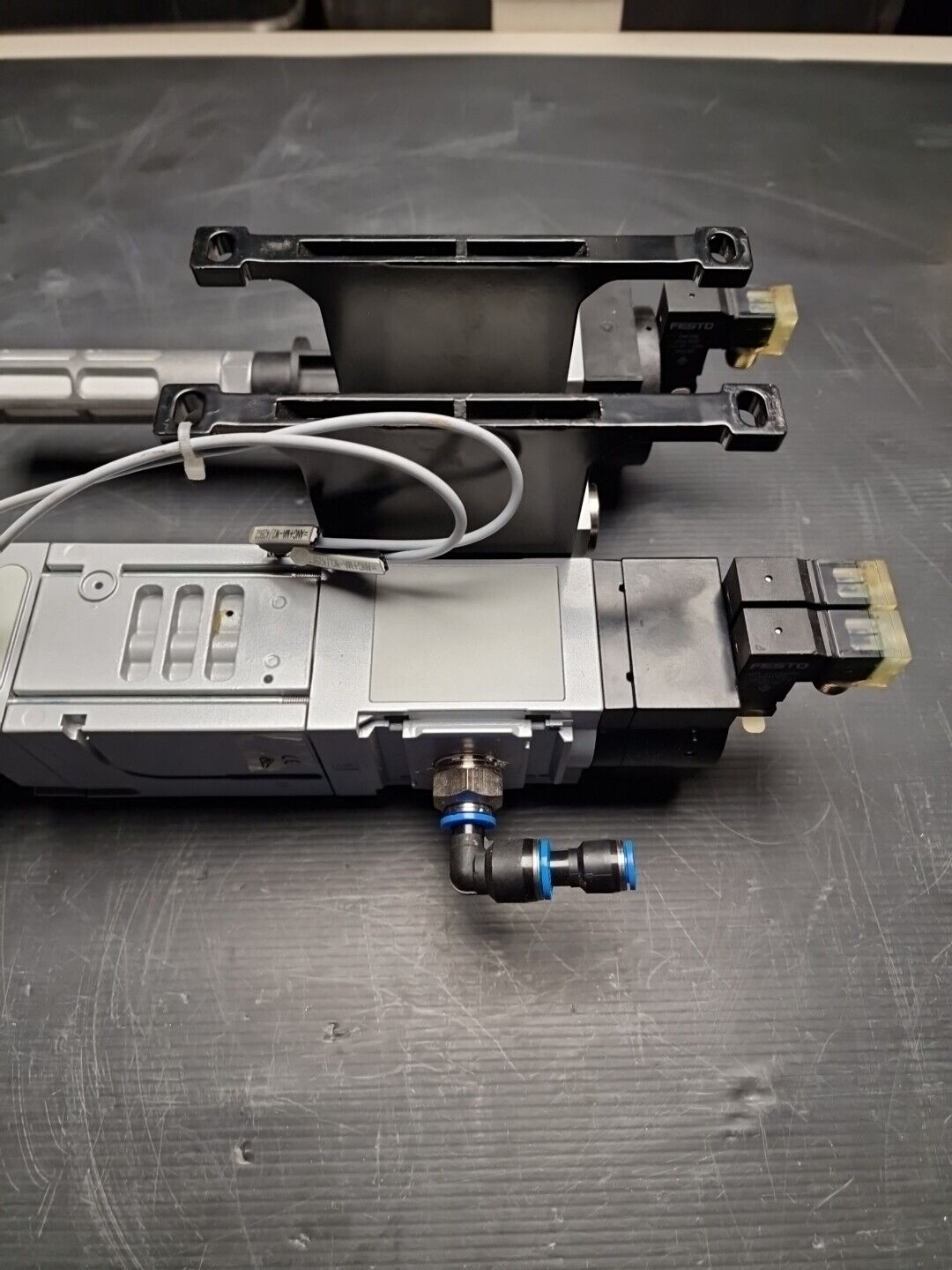 FESTO Einheit 542602 MS6-EE-1/2-10V24-S + 8038490 MS6-SV-1/2-D-10V24-2M8-SO-AG