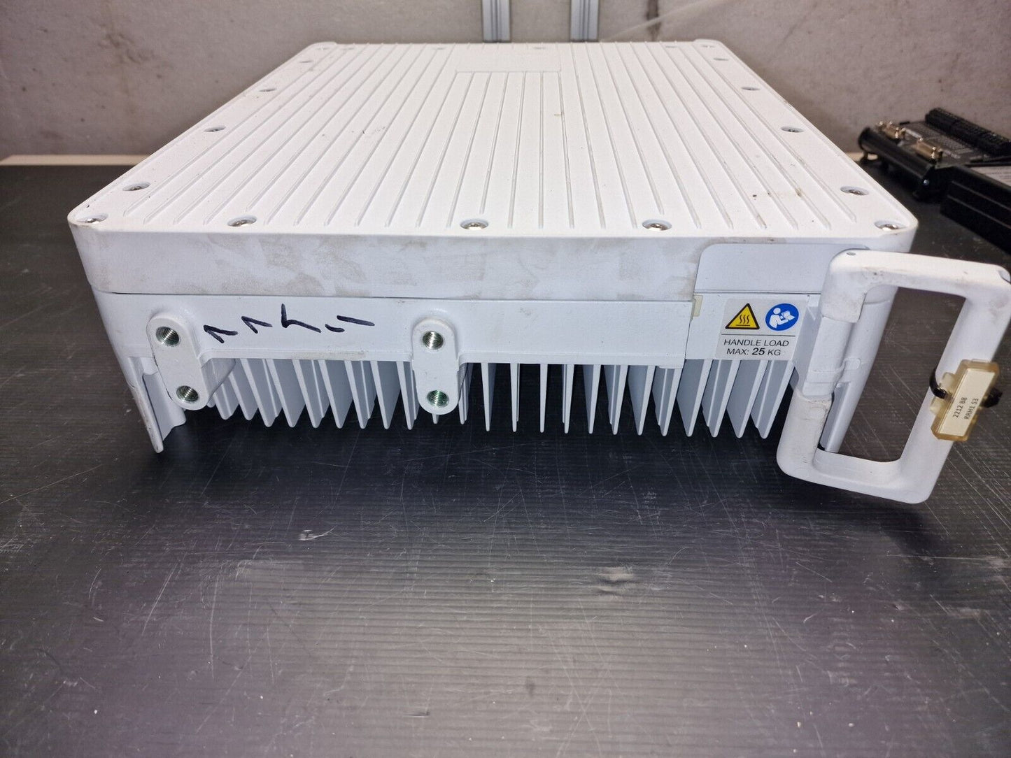 Ericsson KRC 161 688/1 Remote Radio Unit TRANSCEIVER Head 2212 Funkgerät