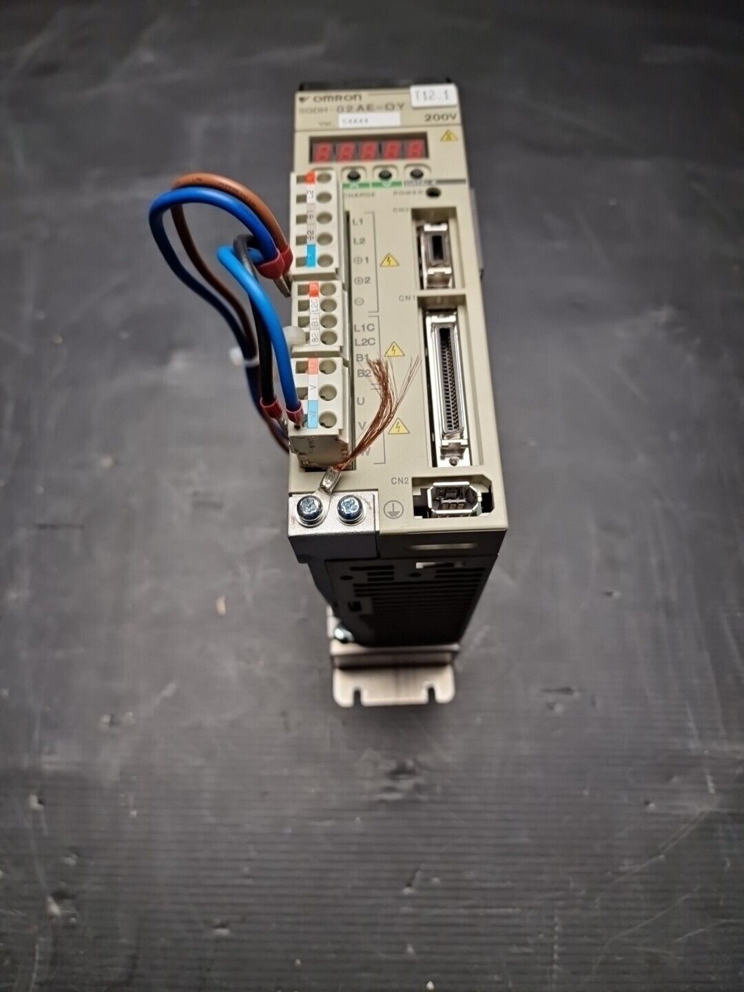 OMRON SGDH-02AE-OY SERVOPACK IP1X Servoantrieb