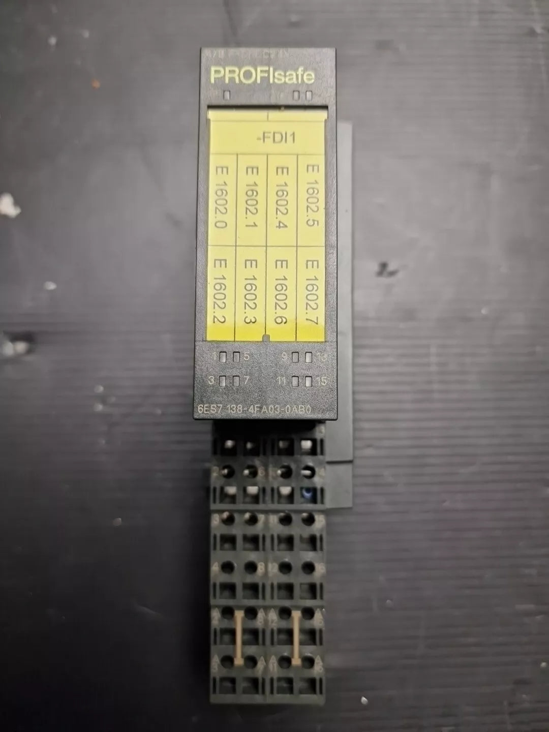 Siemens Simatic 6ES7 138-4FB03-0AB0 inkl. Sockel