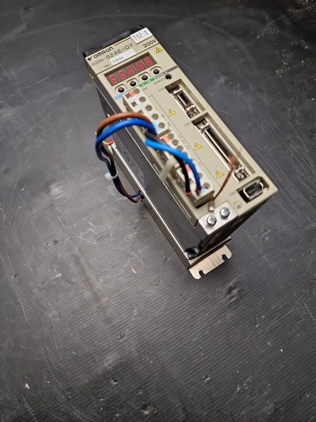 OMRON SGDH-02AE-OY SERVOPACK IP1X Servoantrieb