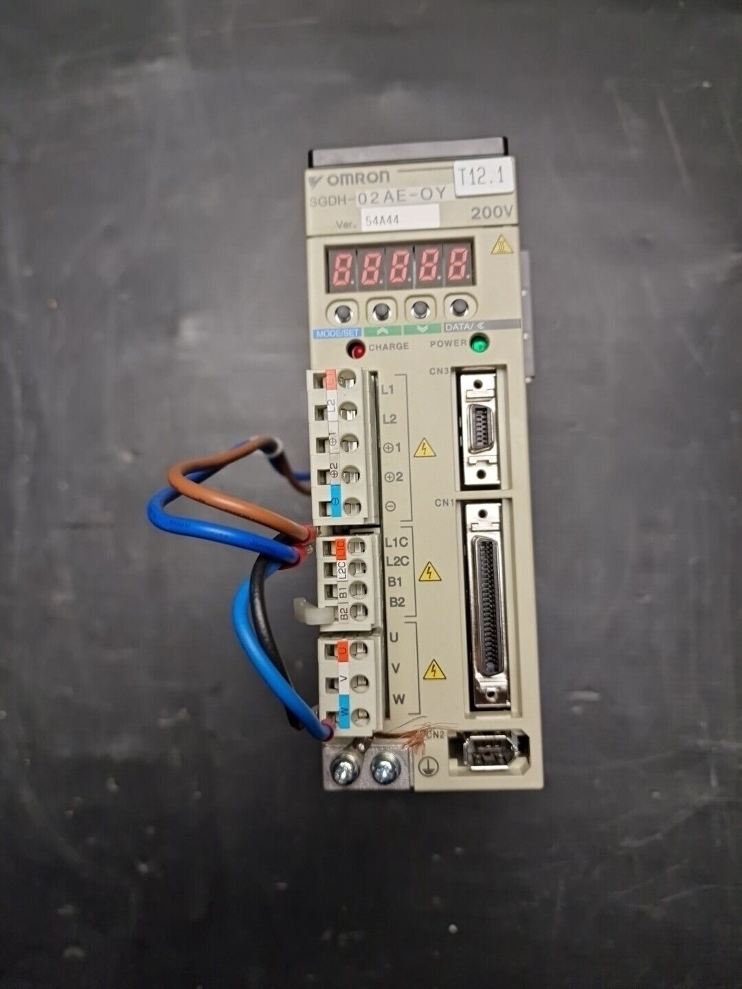 OMRON SGDH-02AE-OY SERVOPACK IP1X Servoantrieb