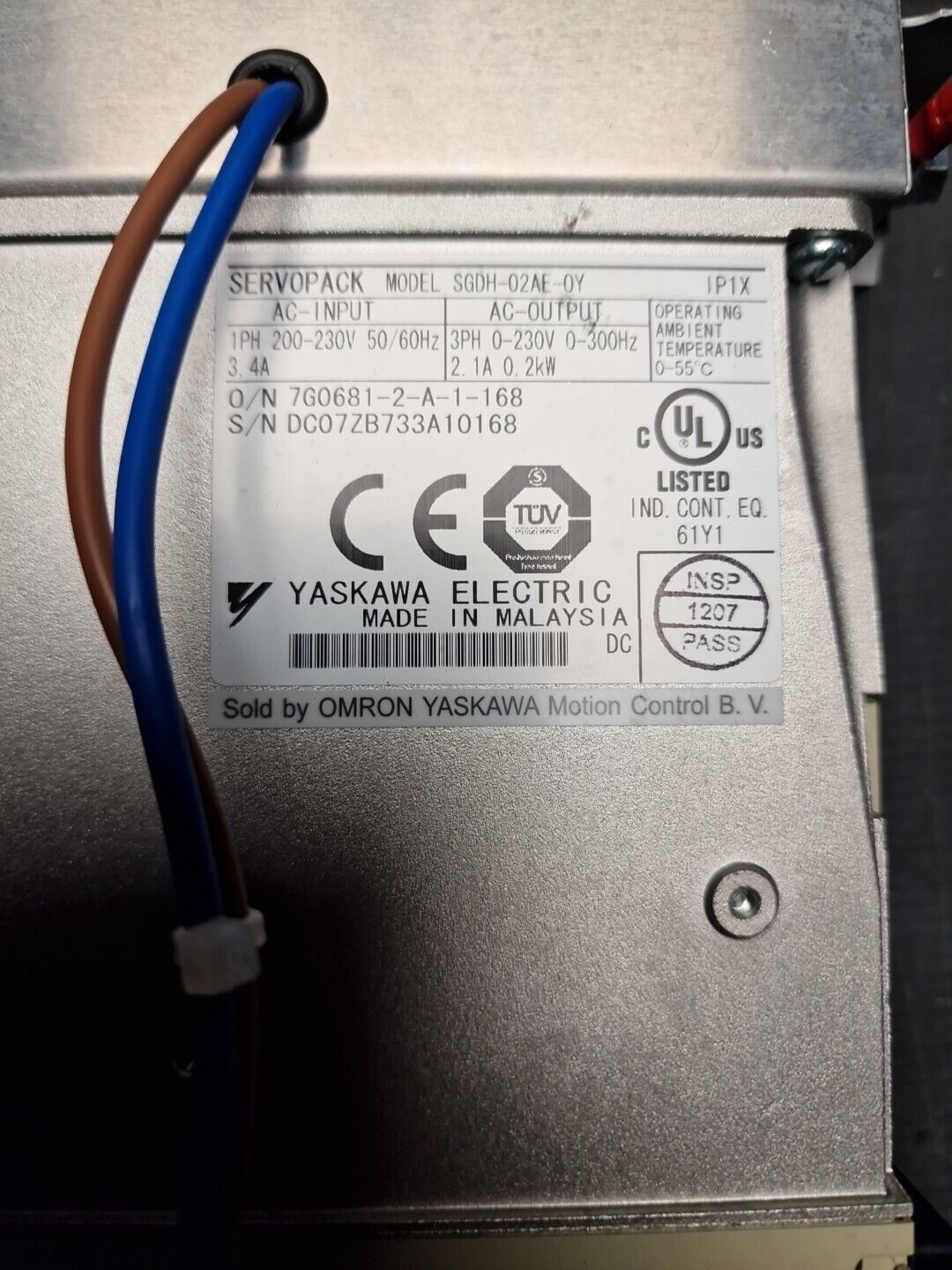 OMRON SGDH-02AE-OY SERVOPACK IP1X Servoantrieb