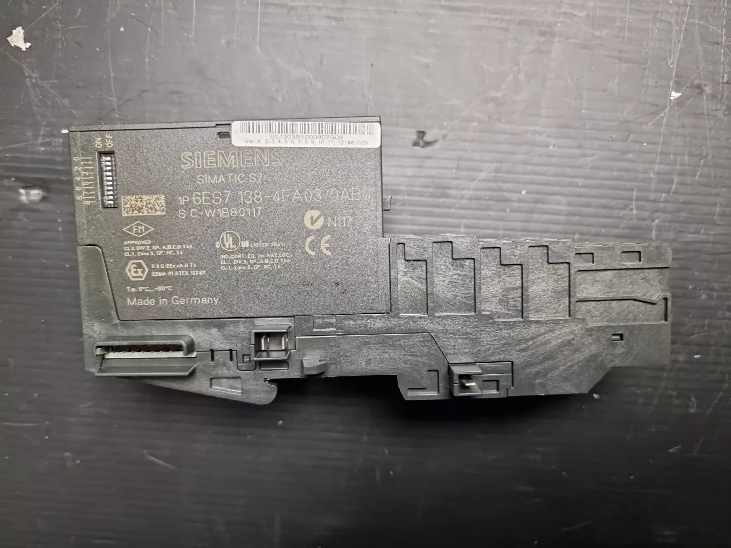 Siemens Simatic 6ES7 138-4FB03-0AB0 inkl. Sockel